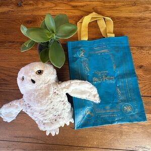 Snowy Owl Hand Puppet & Reusable Wizarding World of Harry Potter Shopping Bag